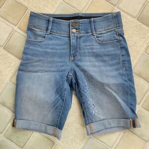 Apt 9 Tummy Control Bermuda Jean Shorts Size 6